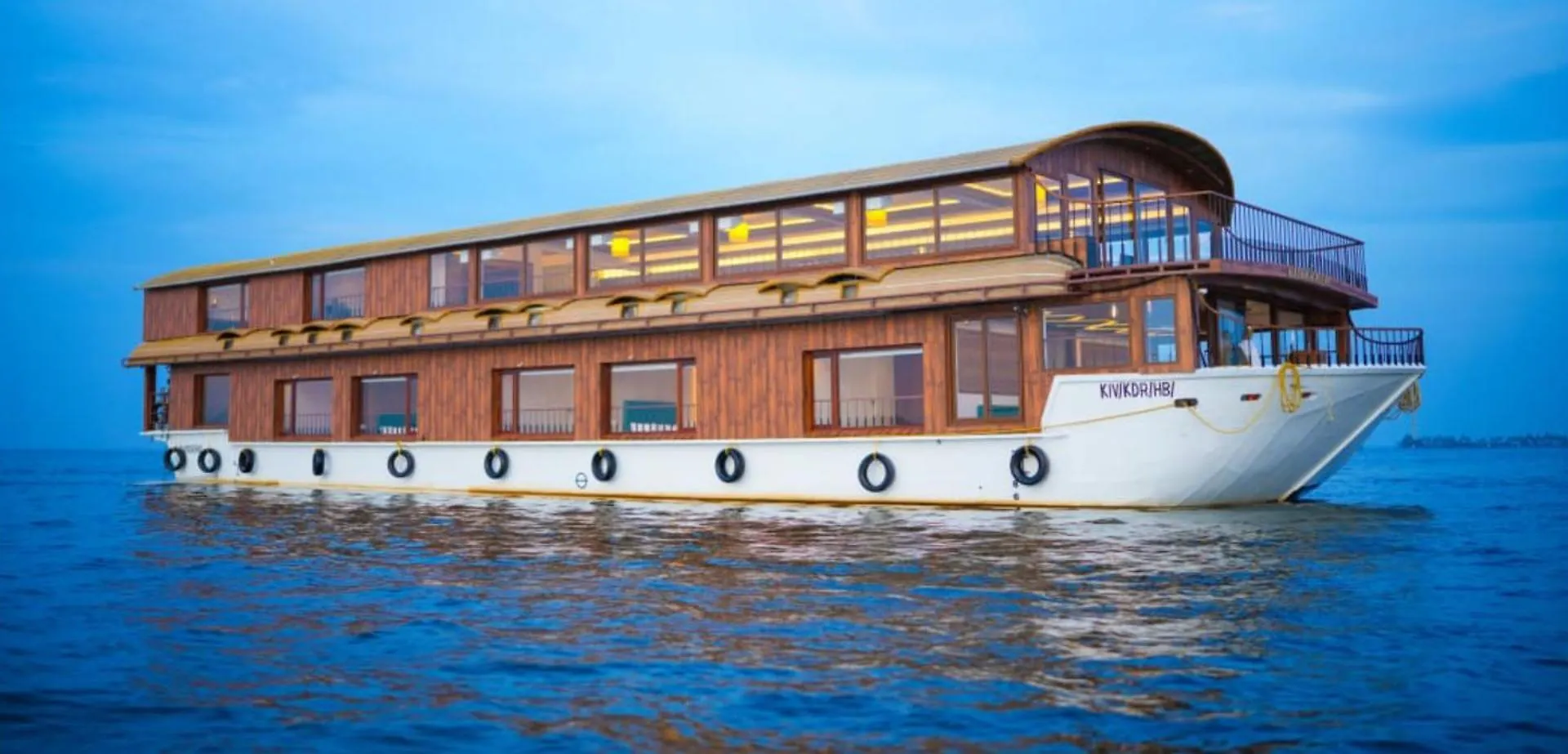 Double Decker Boathouse Hotel Alappuzha Botel